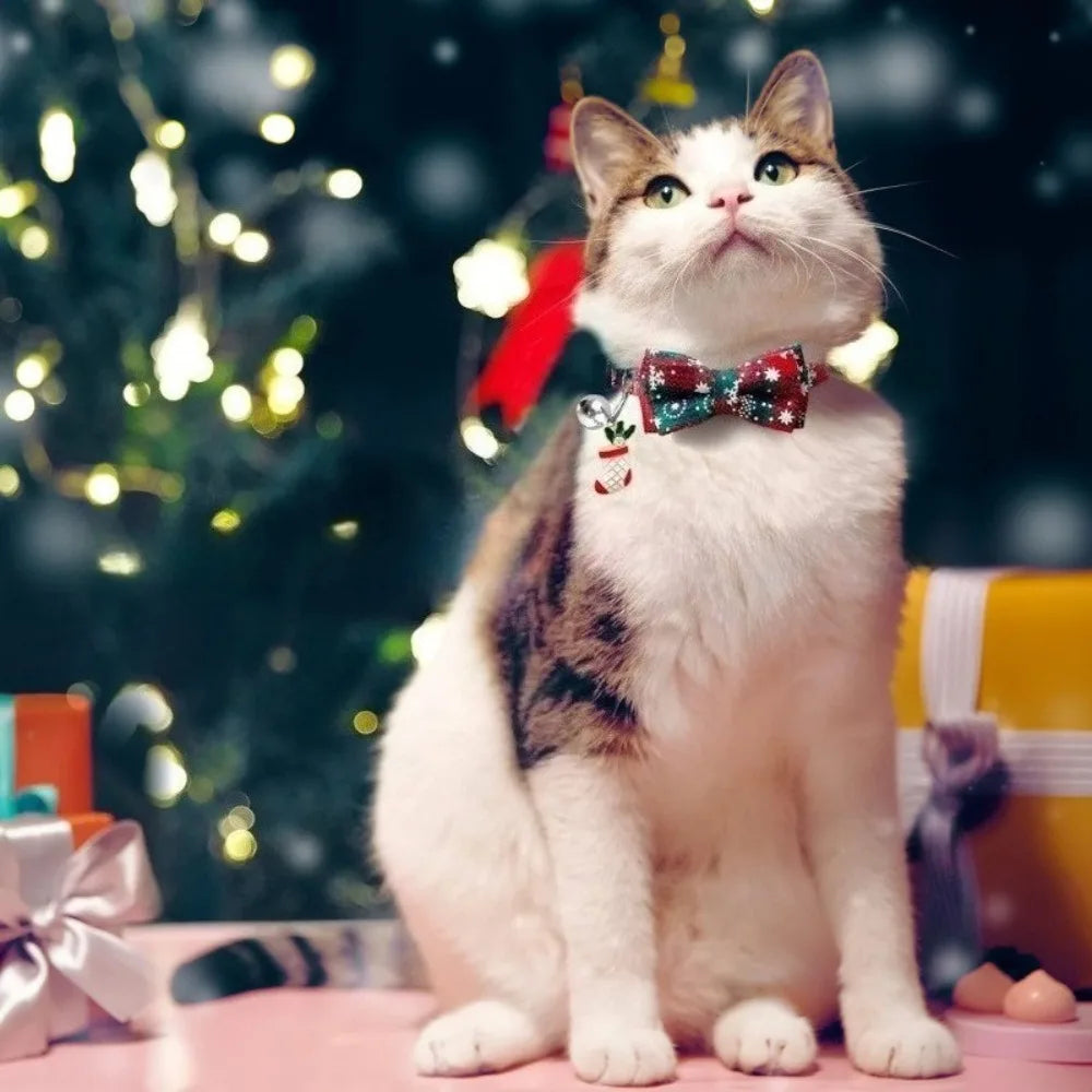 Christmas Pet Collar Cat and Puppy Bell Collar, Cotton Fabric Comfortable Breathable anti Suffocation Safe Buckle Cat Collar